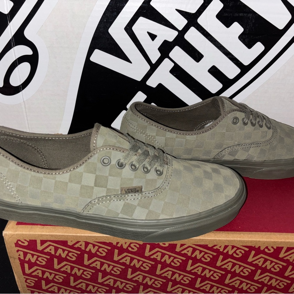 Vans Authentic sz 9.5 Men’s 11.0 Women’s - Picture 8 of 12